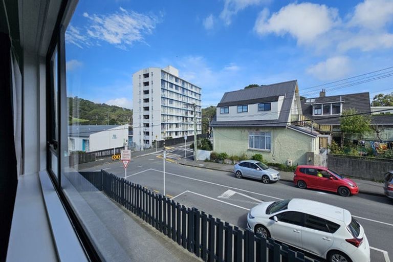 Photo of property in 4/52 Russell Terrace, Berhampore, Wellington, 6023