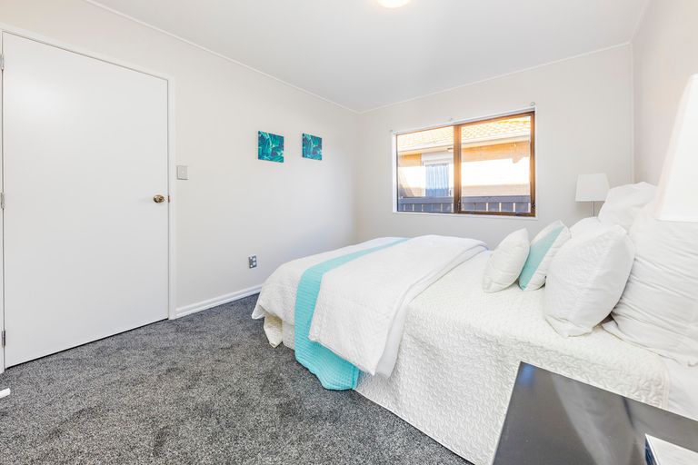 Photo of property in 2/72 Weymouth Road, Manurewa, Auckland, 2102