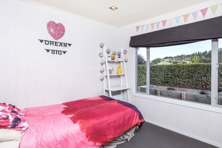 Photo of property in 27 Loch Views Road, Acacia Bay, Taupo, 3385