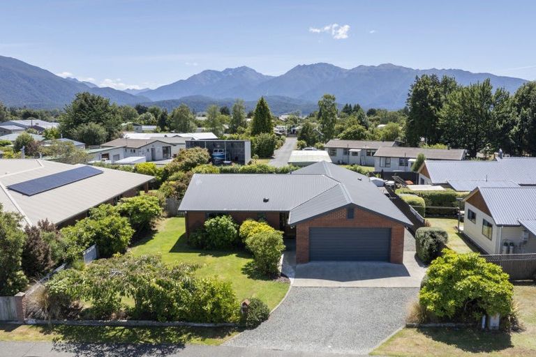 Photo of property in 25 Jackson Street, Te Anau, 9600