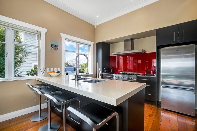 Photo of property in 63 Dignan Street, Point Chevalier, Auckland, 1022