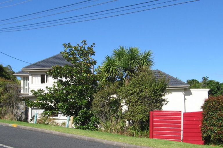 Photo of property in 79 Woodlands Crescent, Browns Bay, Auckland, 0630