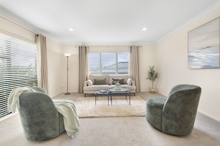 Photo of property in 27 Roy Maloney Drive, Henderson, Auckland, 0612