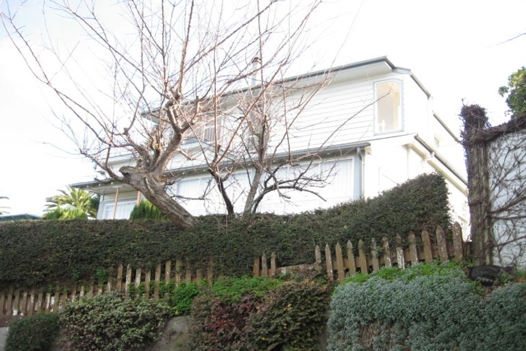 Photo of property in 19 Cobden Road, Bluff Hill, Napier, 4110