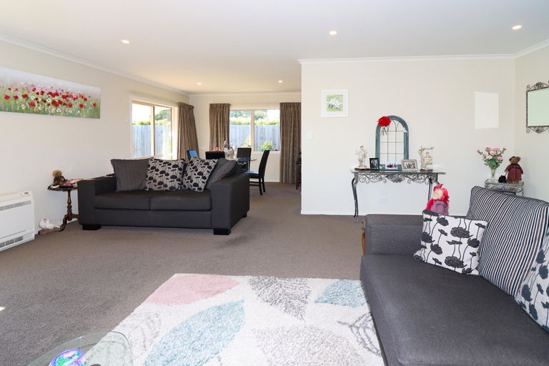 Photo of property in 4 Madison Street, Carterton, 5713