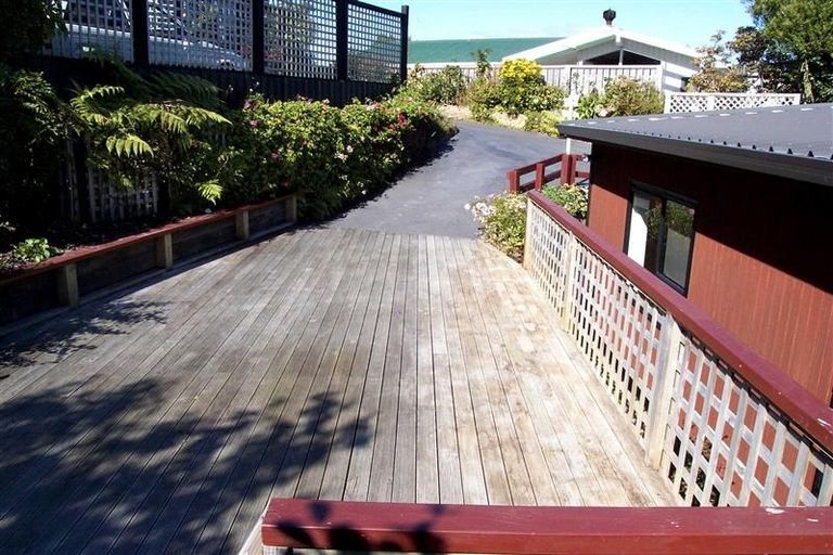 Photo of property in 33 Ironside Road, Johnsonville, Wellington, 6037