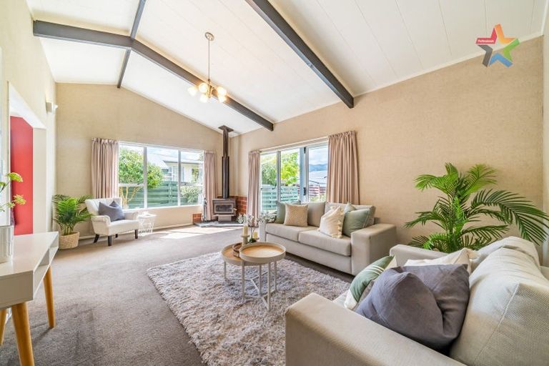 Photo of property in 25 Larchmont Grove, Totara Park, Upper Hutt, 5018