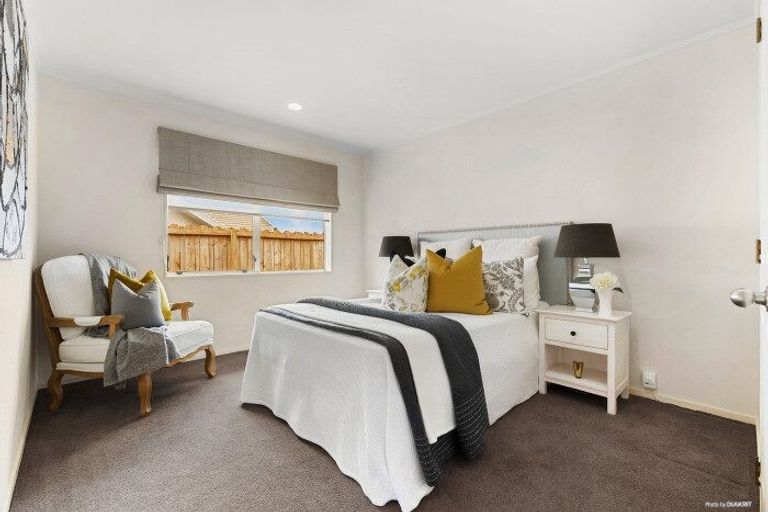 Photo of property in 7 Yarlside Place, Northpark, Auckland, 2013