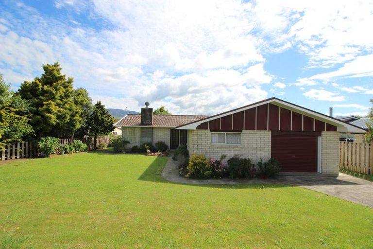 Photo of property in 41 Atkinson Street, Woodville, 4920