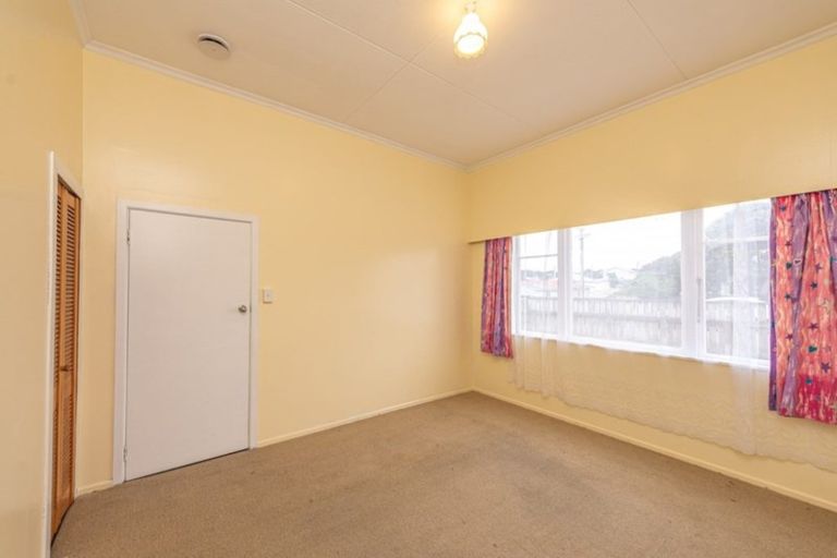 Photo of property in 20 Ruapehu Street, Castlecliff, Whanganui, 4501
