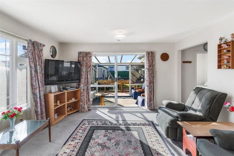 Photo of property in 50 Lyndhurst Crescent, Aranui, Christchurch, 8061