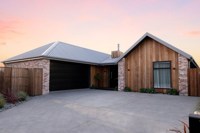 Photo of property in 7 Baker Estate Lane, Halswell, Christchurch, 8025