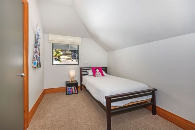 Photo of property in 363 Muritai Road, Eastbourne, Lower Hutt, 5013