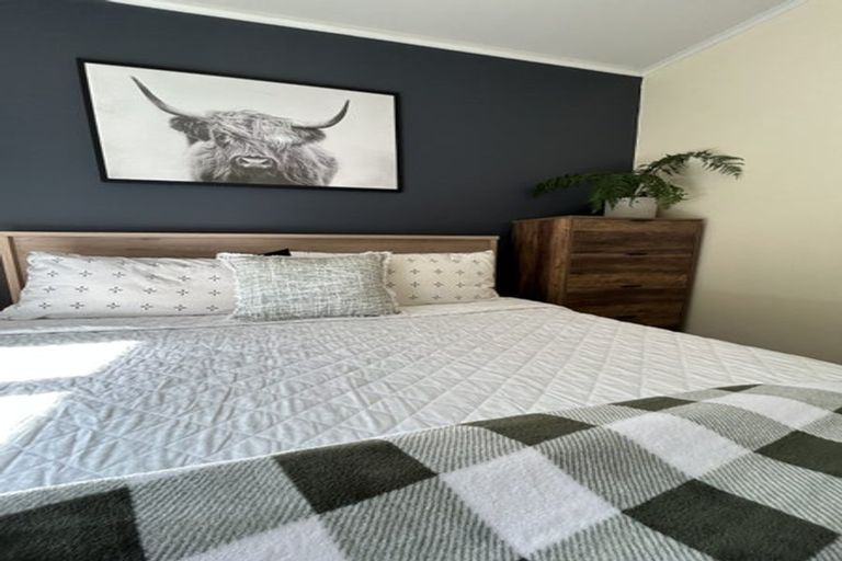 Photo of property in 1/12 Gradwell Place, Two Mile Bay, Taupo, 3330