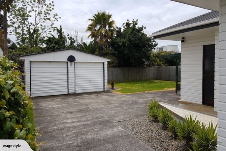 Photo of property in 43 Ngatai Road, Otumoetai, Tauranga, 3110