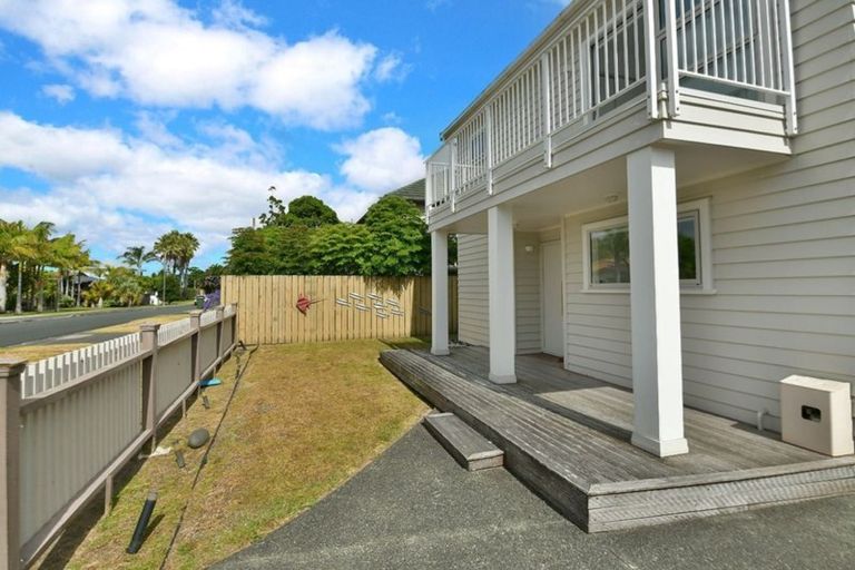 Photo of property in 53a Walton Street, Red Beach, 0932