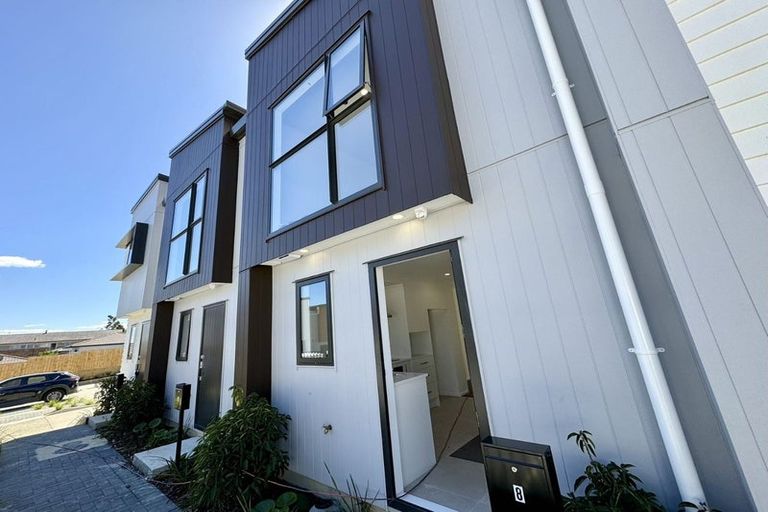 Photo of property in 8 Raupeti Lane, Henderson, Auckland, 0612