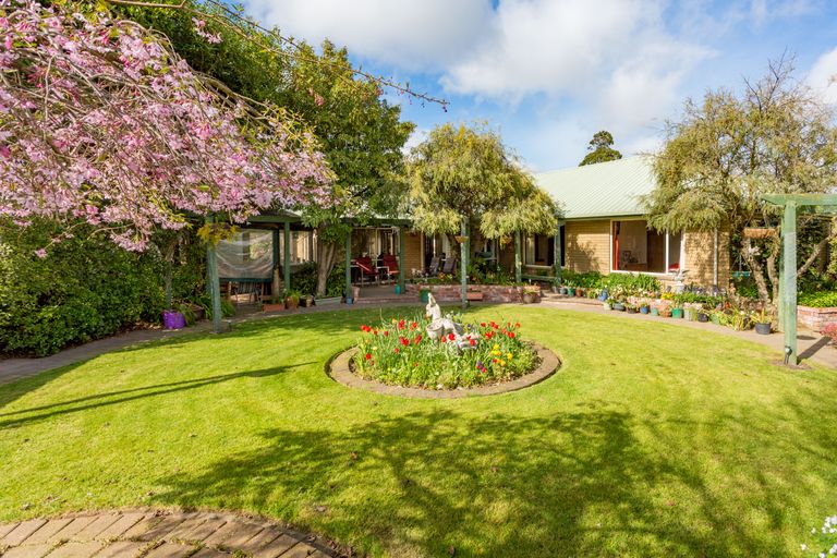 Photo of property in 14 Cataluna Place, Hei Hei, Christchurch, 8042