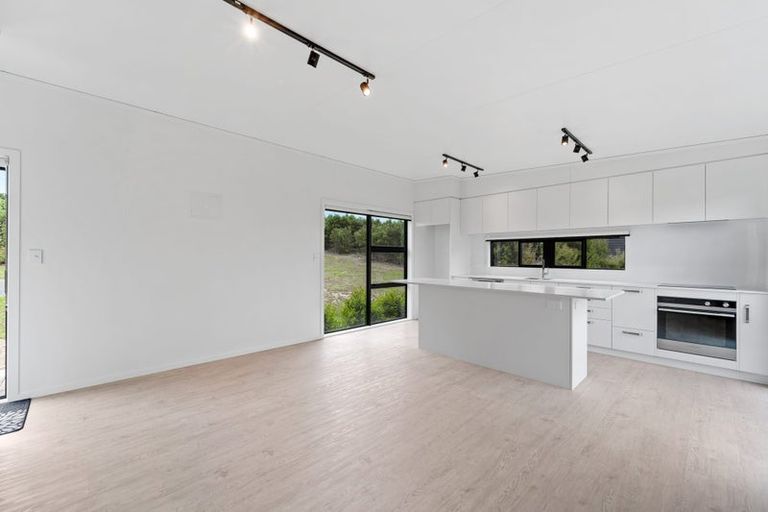 Photo of property in 1117b Whangaparaoa Road, Tindalls Beach, Whangaparaoa, 0930