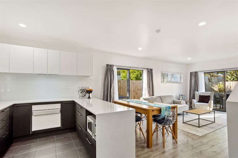 Photo of property in 15 Butia Avenue, Henderson, Auckland, 0612