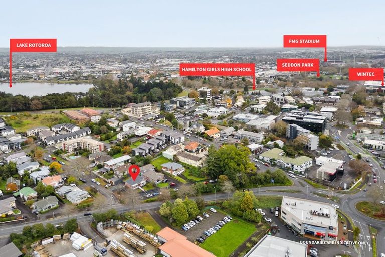 Photo of property in 8 Pembroke Lane, Hamilton Lake, Hamilton, 3204