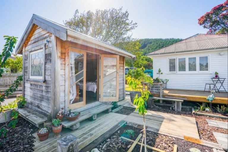 Photo of property in 5 Tararua Street, Paraparaumu, 5032