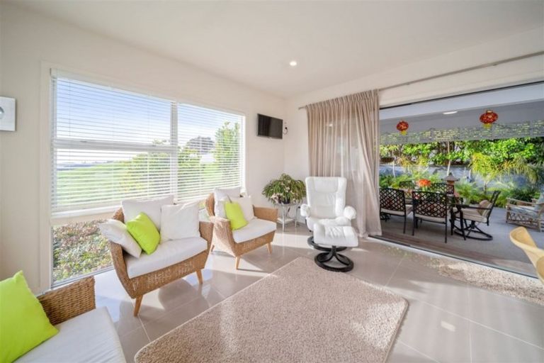 Photo of property in 16 Links Drive, Waiwhakaiho, New Plymouth, 4312