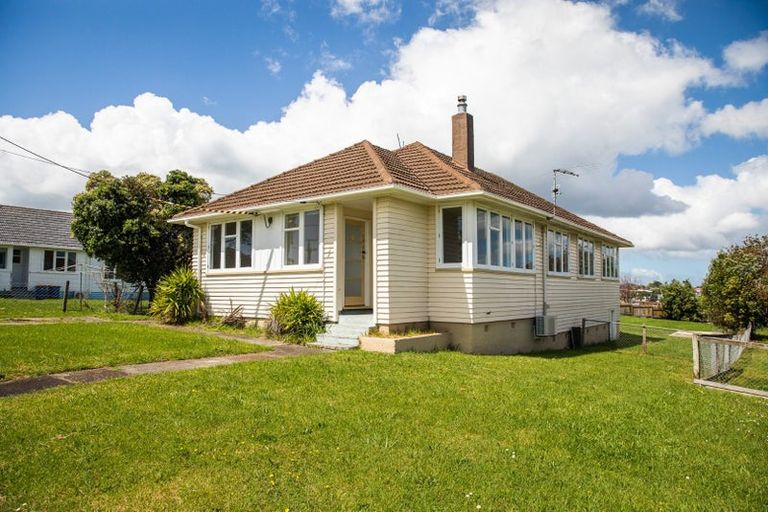 Photo of property in 51 Hillary Crescent, Belmont, Auckland, 0622