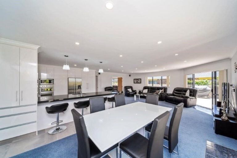 Photo of property in 2 Fantham Street, Hawera, 4610