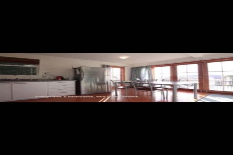 Photo of property in 1/396 Glenfield Road, Glenfield, Auckland, 0629