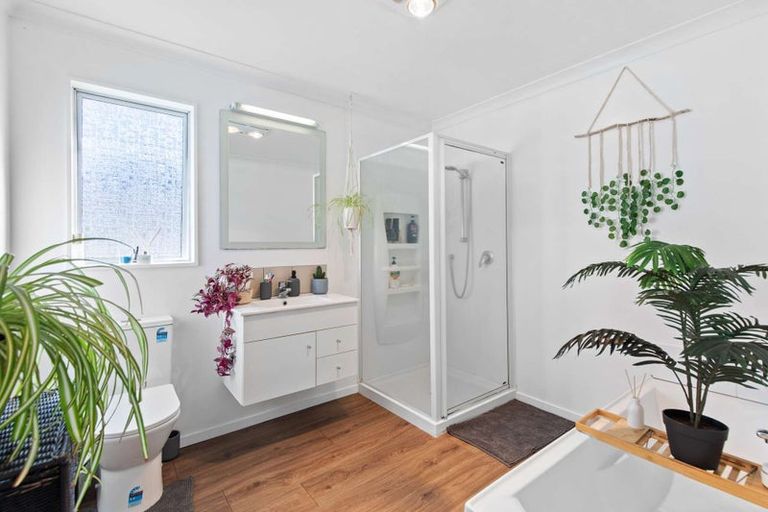 Photo of property in 28 Newton Place, Westbrook, Palmerston North, 4412