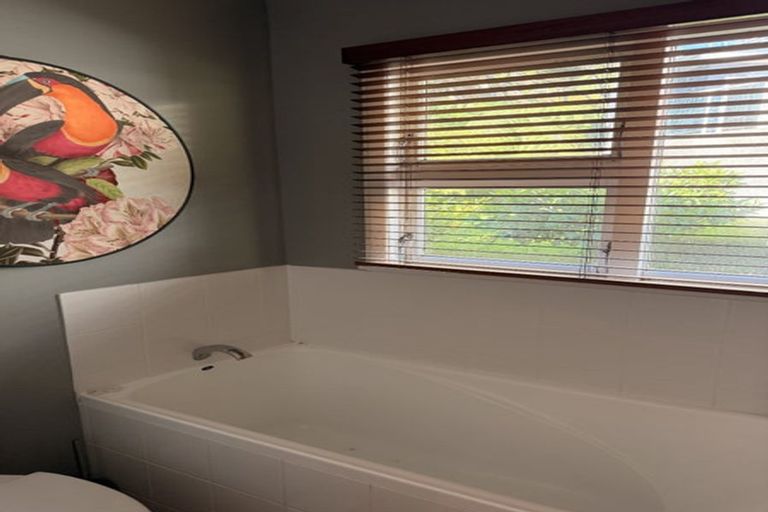 Photo of property in 30 Spencer Street, Crofton Downs, Wellington, 6035