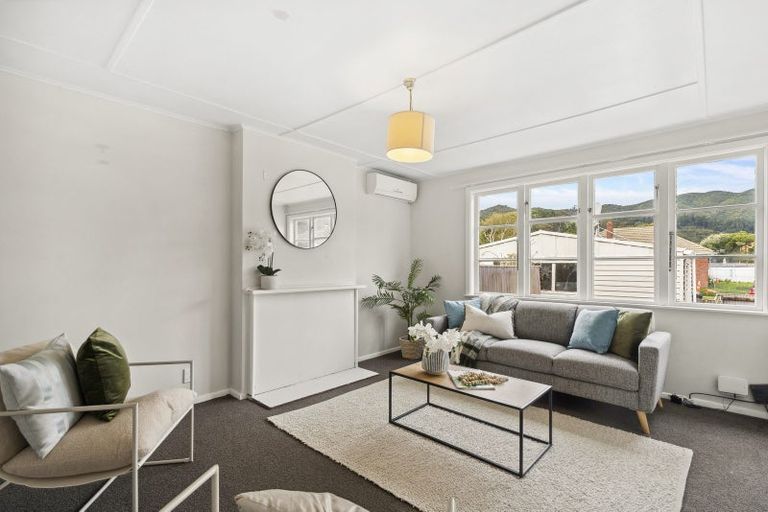 Photo of property in 53 Hewer Crescent, Naenae, Lower Hutt, 5011