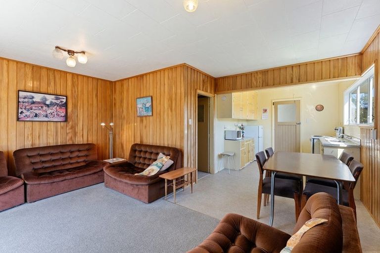 Photo of property in 96 Field Way, Waikanae Beach, Waikanae, 5036