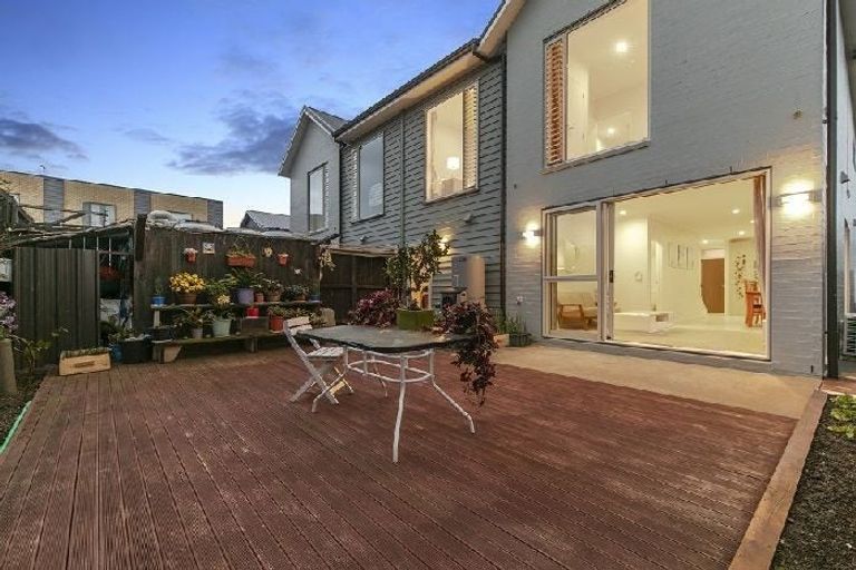 Photo of property in 2 Flounder Road, Hobsonville, Auckland, 0616
