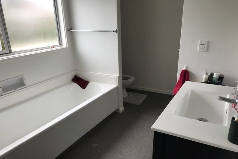 Photo of property in 4/7 Rangitane Street, Maupuia, Wellington, 6022