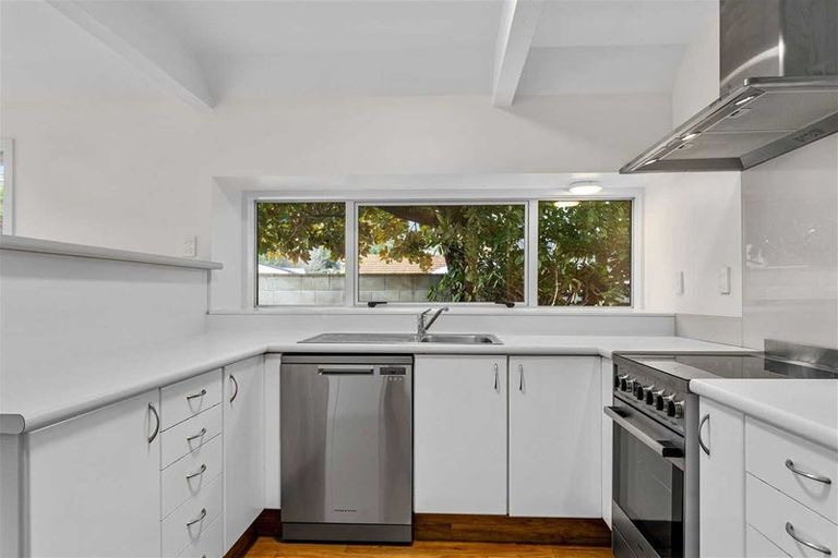 Photo of property in 4 Bridgemere Lane, Cracroft, Christchurch, 8022