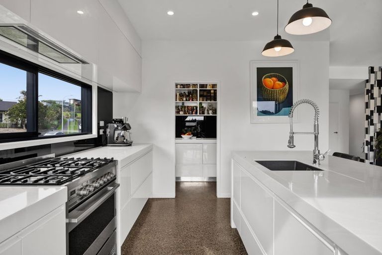 Photo of property in 23 Links Drive, Waiwhakaiho, New Plymouth, 4312