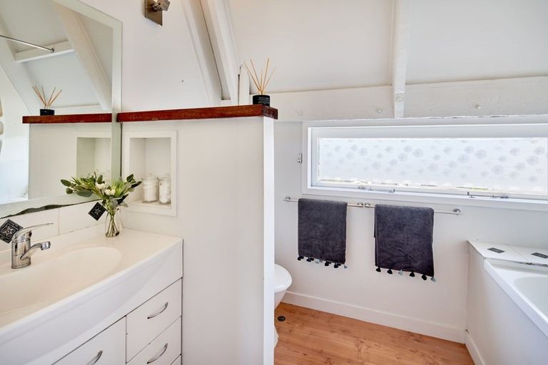 Photo of property in 74 Cypress Drive, Maungaraki, Lower Hutt, 5010