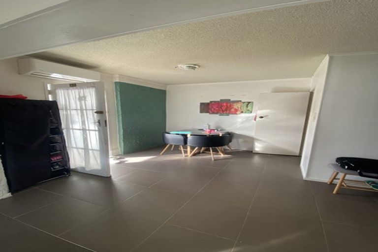 Photo of property in 15a Cheryl Place, Hillcrest, Auckland, 0627