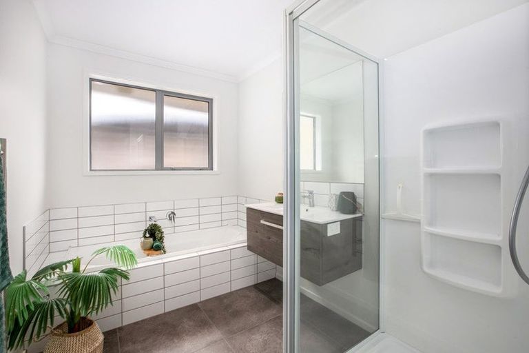 Photo of property in 39 Tradewinds Drive, Whitby, Porirua, 5024