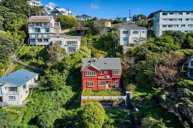 Photo of property in 57 Grafton Road, Roseneath, Wellington, 6011