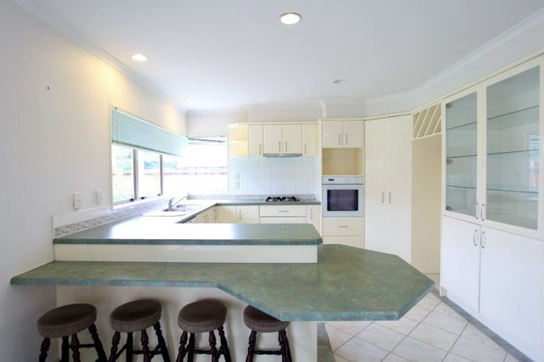 Photo of property in 7 Corta Bella Place, Golflands, Auckland, 2013