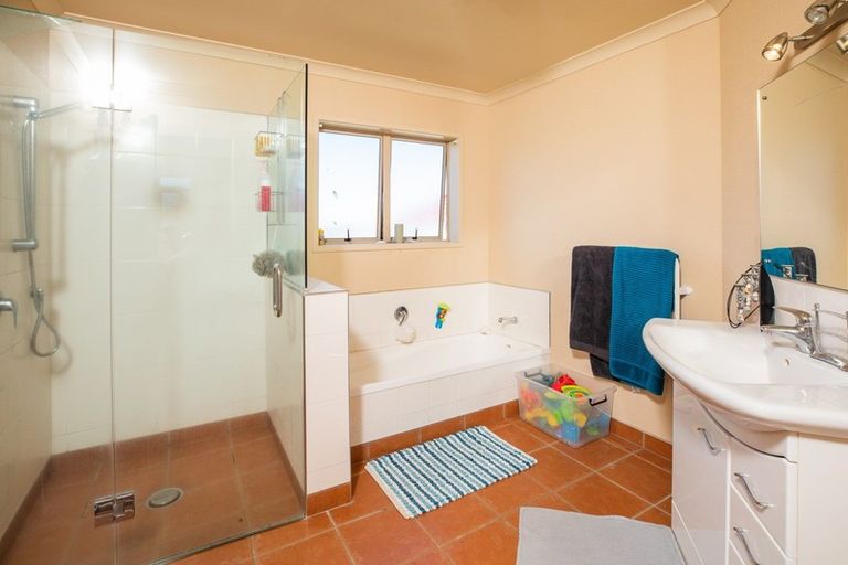 Photo of property in 122 Rototuna Road, Rototuna, Hamilton, 3210