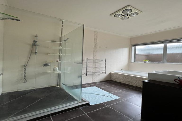 Photo of property in 18 Shalimar Place, Huntington, Hamilton, 3210