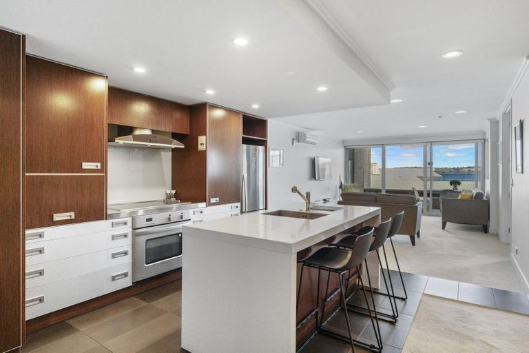 Photo of property in 225 Lake Terrace, Waipahihi, Taupo, 3330