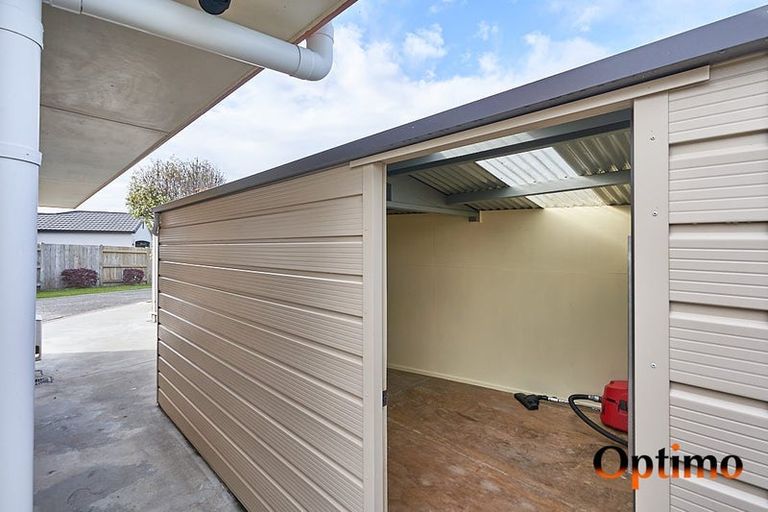 Photo of property in 21 Rothesay Place, Highbury, Palmerston North, 4412