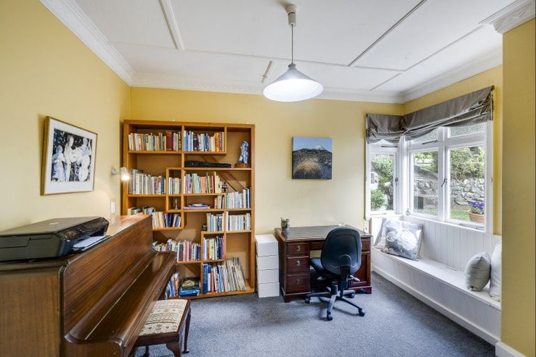 Photo of property in 18 France Road, Bluff Hill, Napier, 4110