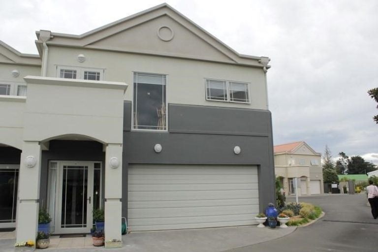 Photo of property in Harbour View, 6/100 Customhouse Street, Gisborne, 4010