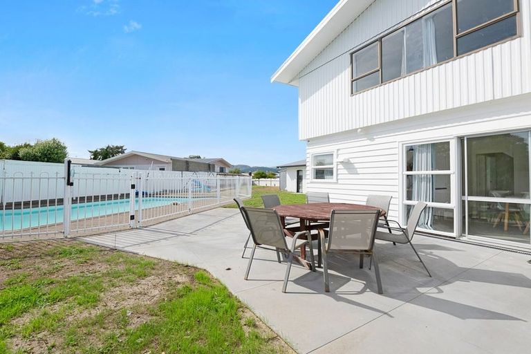 Photo of property in 3 Dennis Grove, Paraparaumu Beach, Paraparaumu, 5032